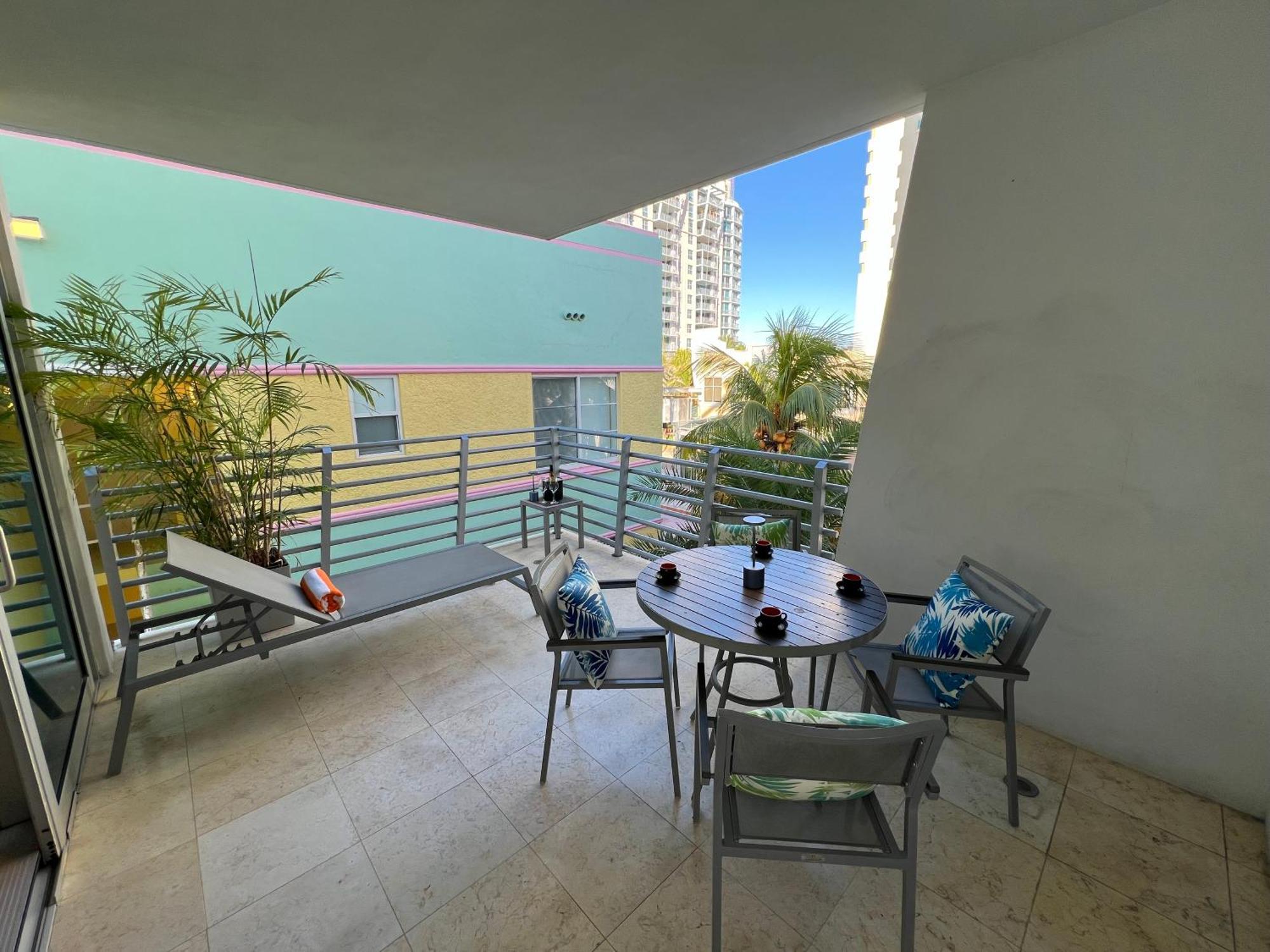 Boutique Suites 3 Min Walk To Beach Miami Beach Bagian luar foto